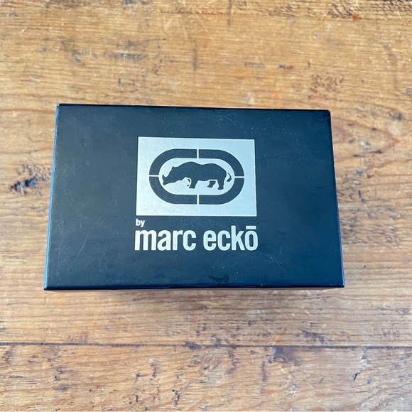 Vintage Marc Ecko “The King” Watch and bracelet set. - Picture 6 of 6